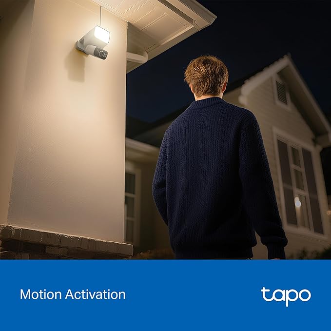 Tapo 2K Outdoor Pan/Tilt Wireless Floodlight Security Camera - Battery Power with Solar, 360º AI Motion Tracking, Person/Vehicle Detection, Subscription-Free Local Storage or Optional Cloud, C615F KIT