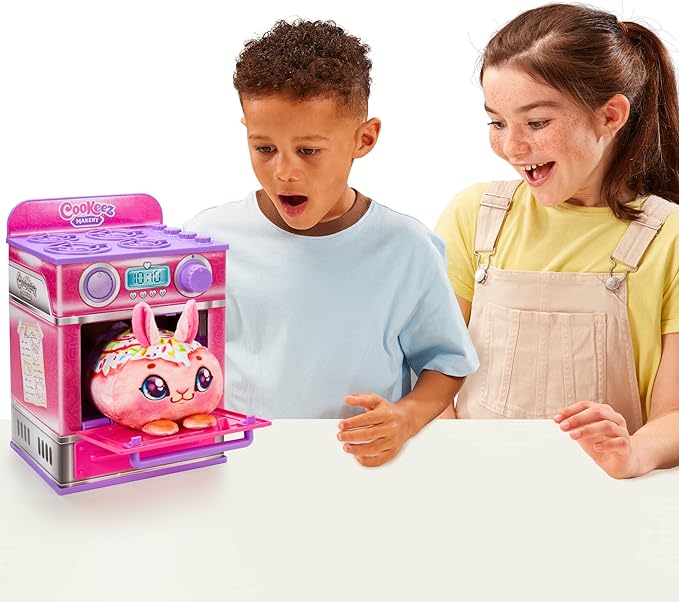 Cookeez Makery Cinnamon Treatz Oven – Interactive Bake & Reveal Oven Playset with Mystery Scented Plush (Cinnamon Pooch, Fondant Feline, or Strawberry Swirl), Mixing Tools, Dough, & Accessories, 5+