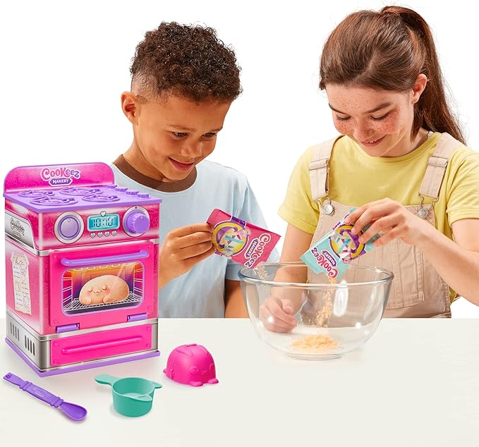 Cookeez Makery Cinnamon Treatz Oven – Interactive Bake & Reveal Oven Playset with Mystery Scented Plush (Cinnamon Pooch, Fondant Feline, or Strawberry Swirl), Mixing Tools, Dough, & Accessories, 5+