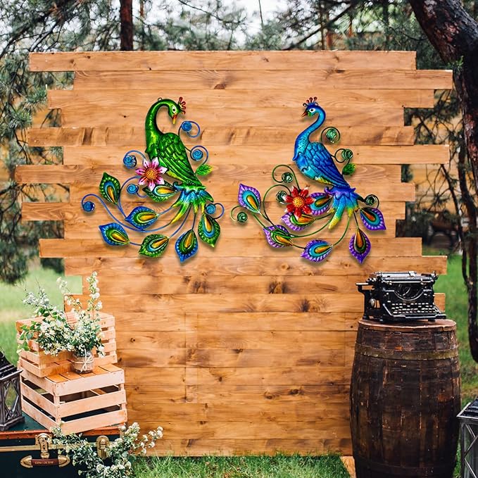 Voumsil Metal Peacock Wall Art Outdoor Wall Decor Tropical Wall Sculpture for Patio Balcony Garden Fence Art Living Room Bedroom Indoor Outdoor 2PCS